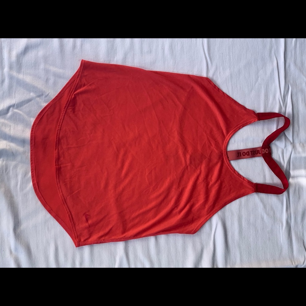 EUC. Women’s Nike racer back tank
